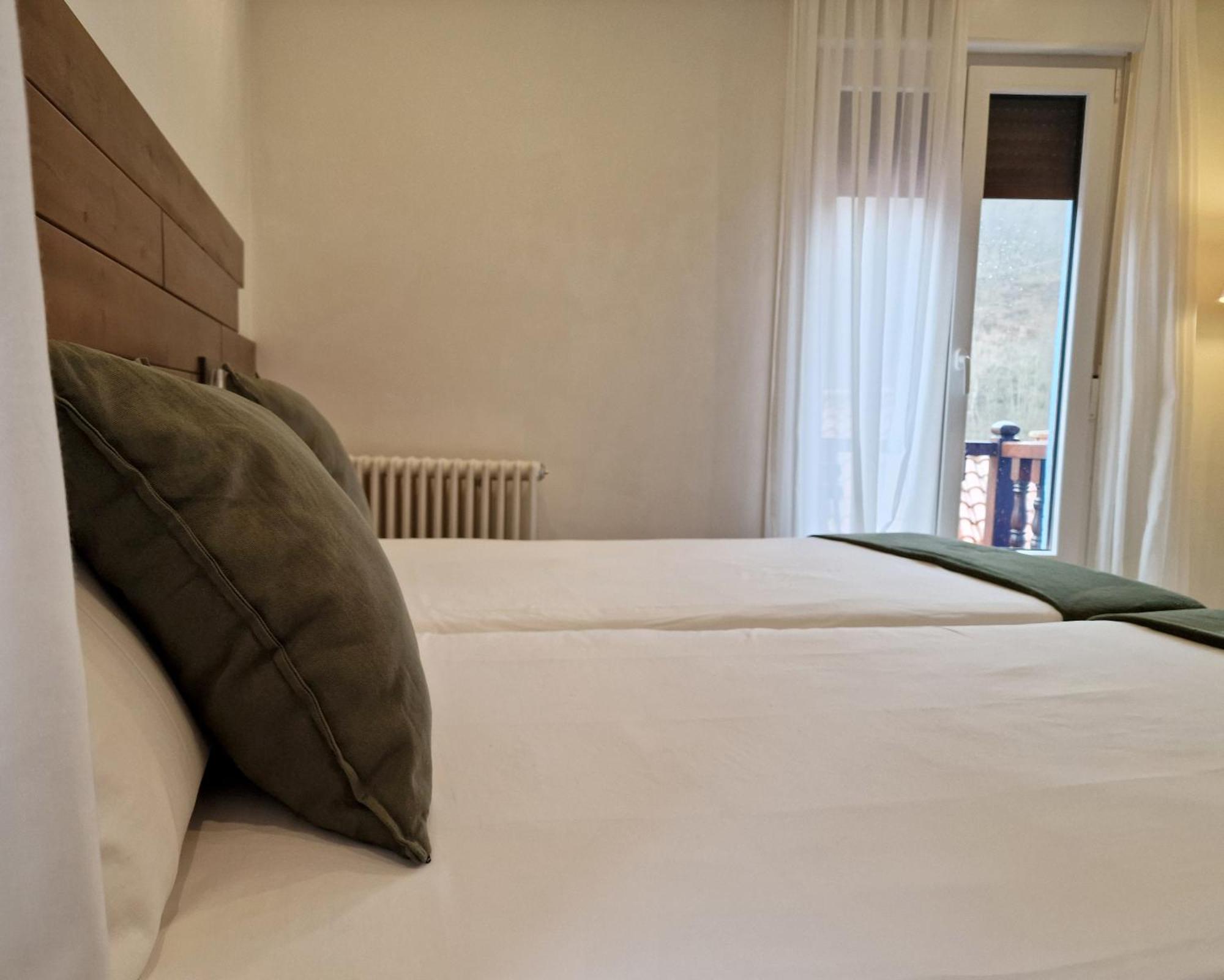 Hostal Remona Espinama Exteriör bild